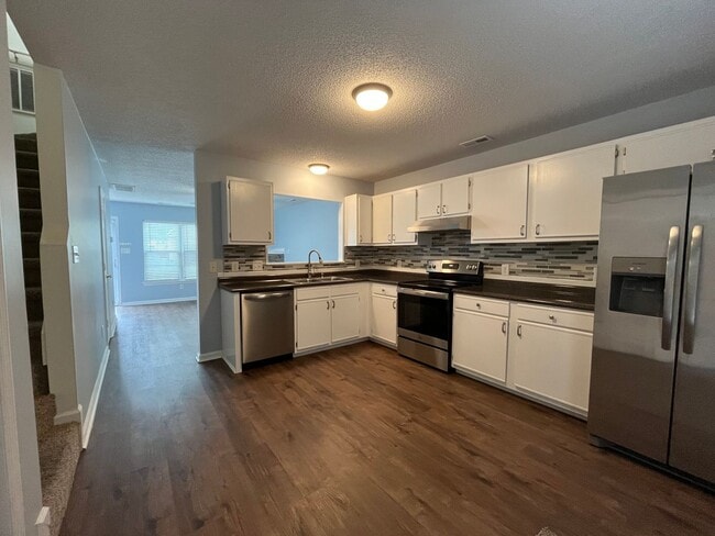 Building Photo - Adorable!