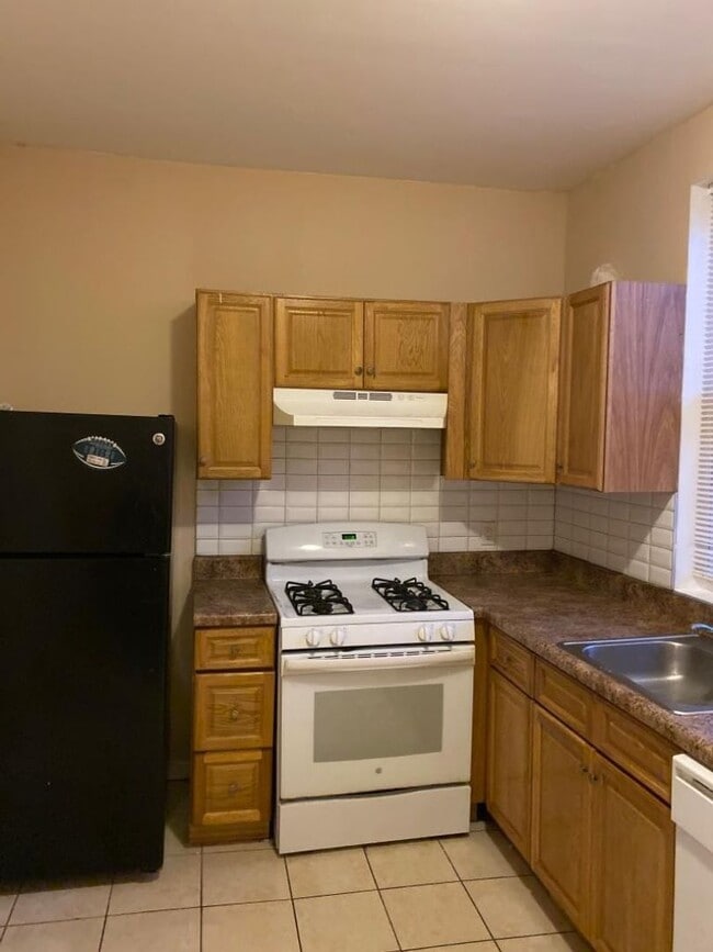 Building Photo - 3BD/1BA West Philadelphia Home Available NOW!