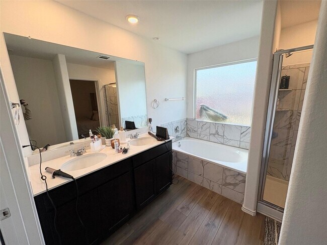 Building Photo - 322 Canley Lp