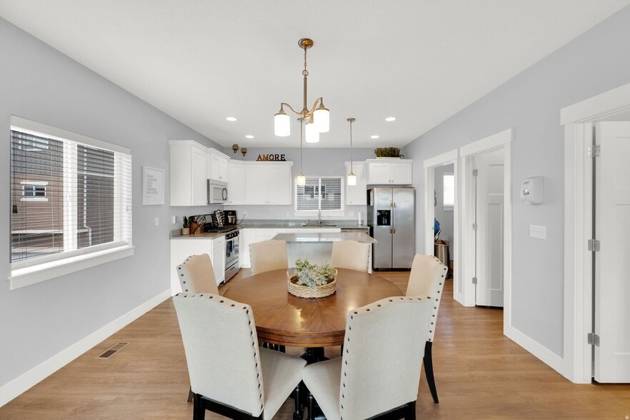 Building Photo - 67 S Walker Ln