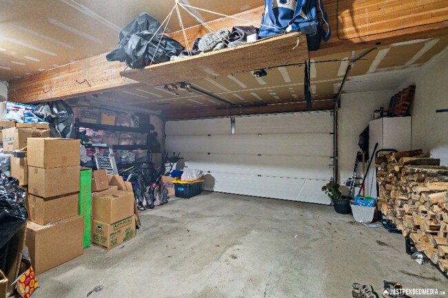 Building Photo - 9202 Cam Island Cir