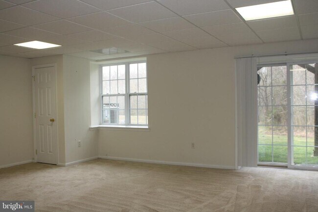 Building Photo - 189 Westbrook Dr