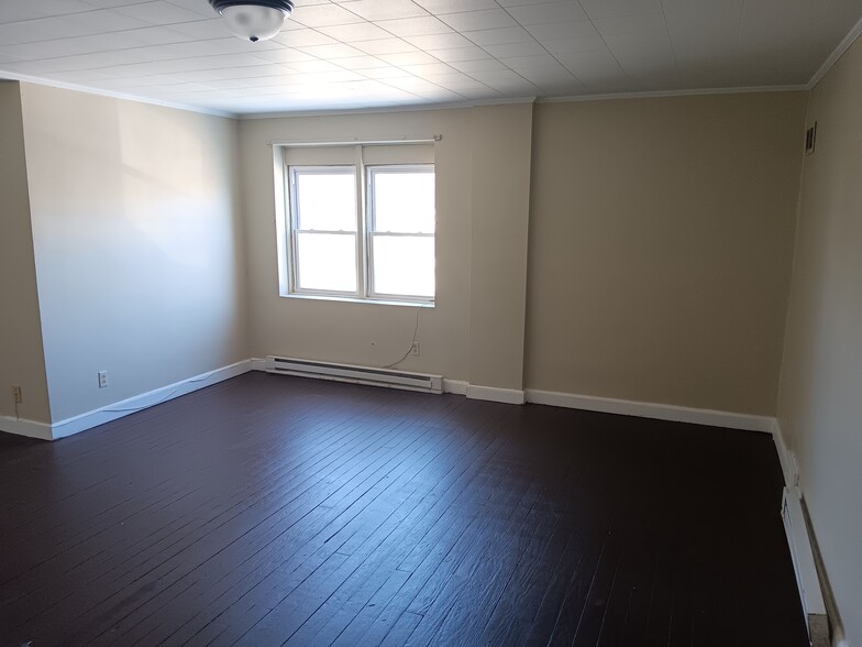 Building Photo - 3289 S Main St