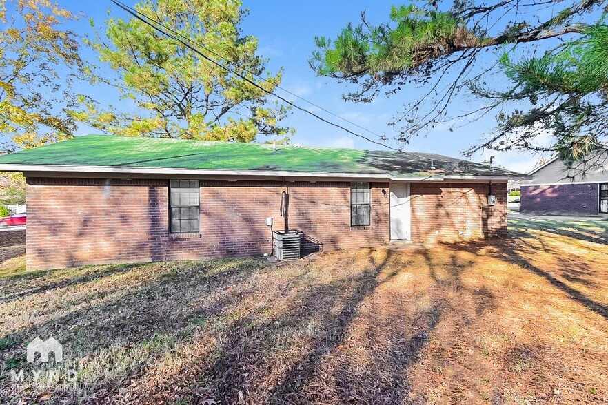 Building Photo - 10571 Chateau Dr