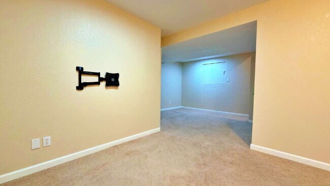 Building Photo - Fantastic 3 Bd 3 Bth + Office in Cherry Creek Schools in Tollgate Crossing!