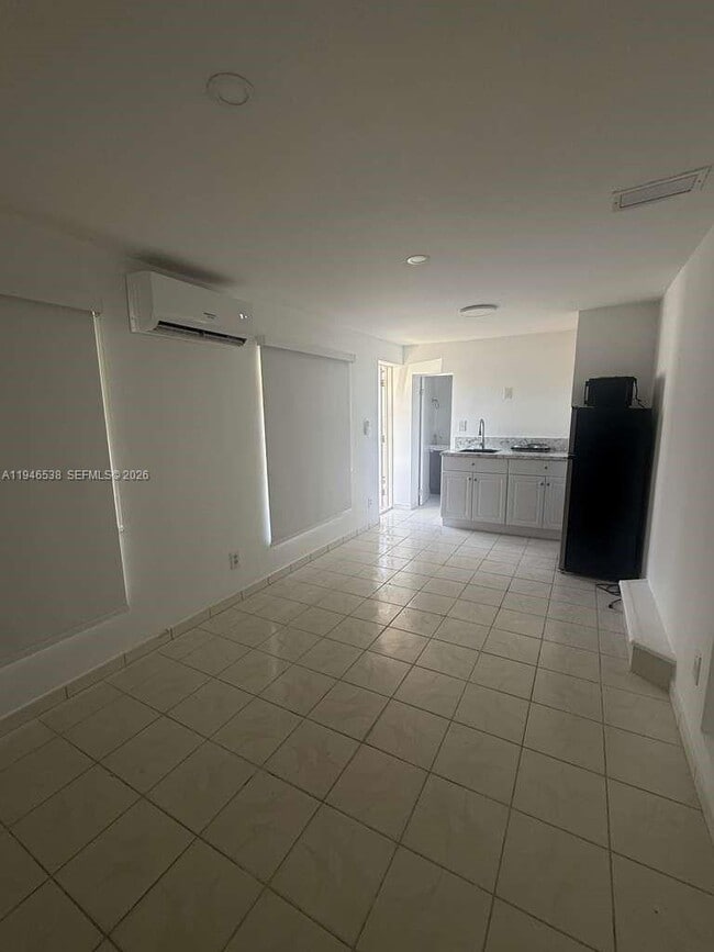 Building Photo - 6561 SW 18th St