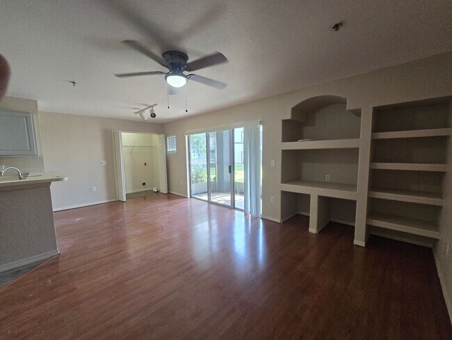 Building Photo - One bedroom one bath apartment close to USF