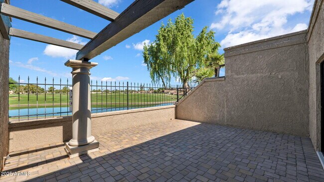 Building Photo - 7500 N Vía Camello Del Sur