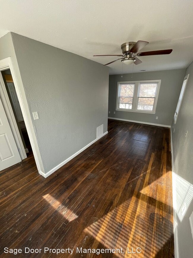 Building Photo - 3 br, 2 bath House - 2420 E 51st Street