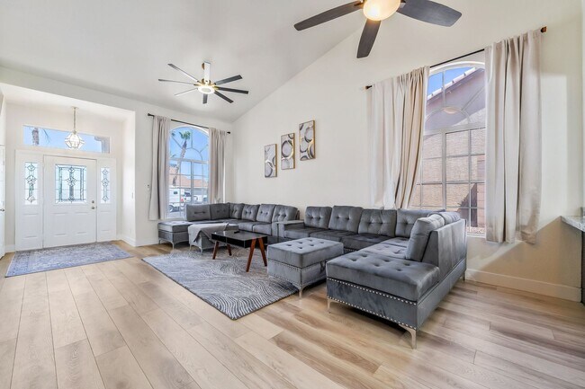 Building Photo - 104 Appian Way