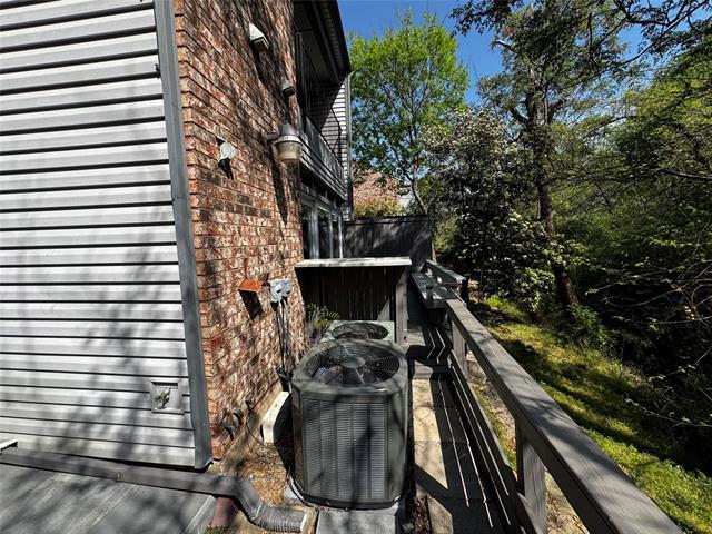 Building Photo - 2506 Wedglea Dr