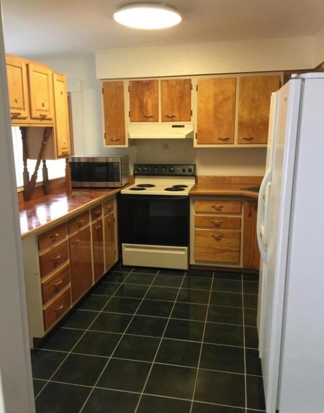 Building Photo - 3 bedroom 2 bath home! West Lafayette! Rea...