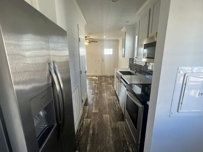 Building Photo - 40 Betty Dr