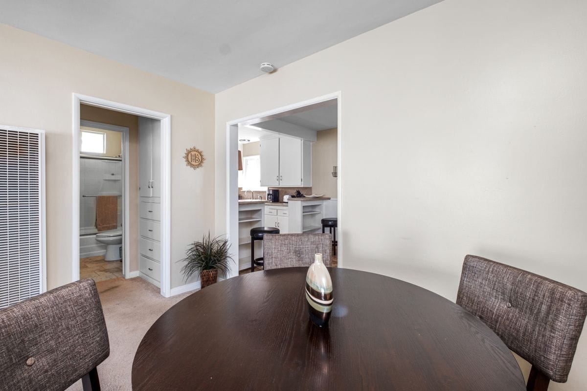 Building Photo - 58 10th Ct