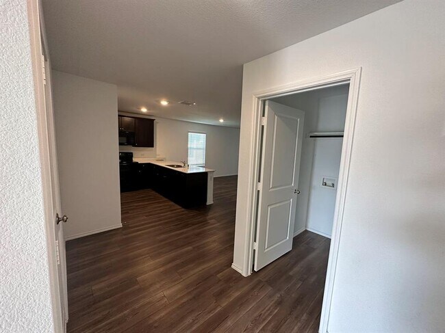 Building Photo - 5319 Braemar Wy