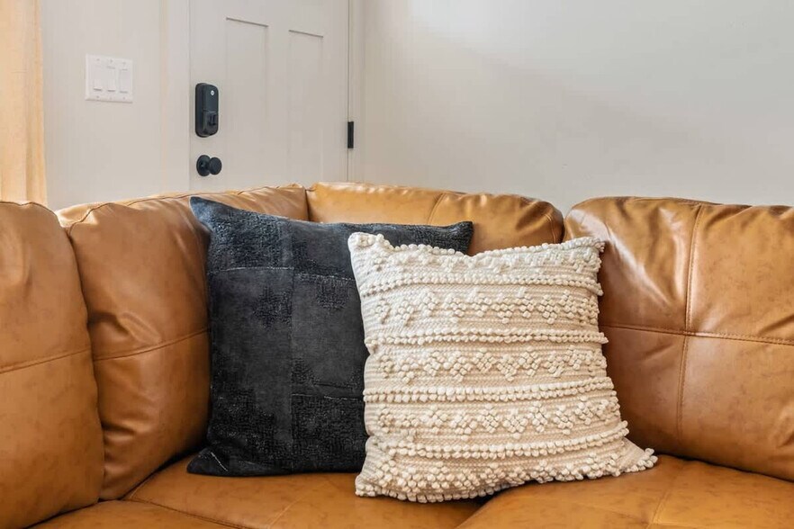 Building Photo - 44 S Sugar Loop Ln