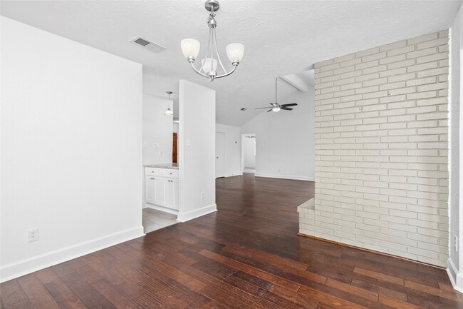 Building Photo - 22514 Round Valley Dr
