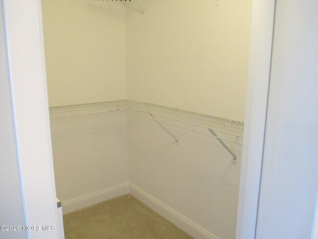 Building Photo - 32 Center Ave