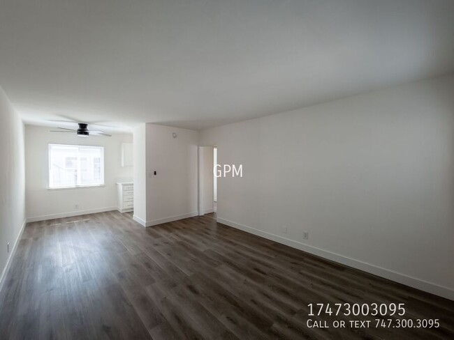 Building Photo - Modern 1BR in Prime Burbank + Garage