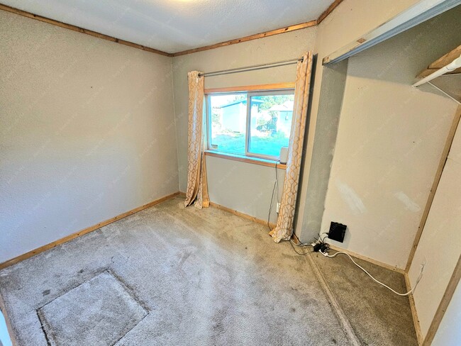 Building Photo - 5660 SE 125th Ave