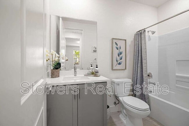 Building Photo - 2428 Periwinkle Pl