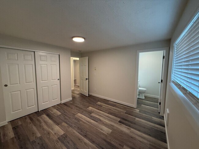 Building Photo - *REDUCED RENT* Beautifully Remodeled 4-Bedroom Home Backing to Park – Desirable Keizer Neighborhood