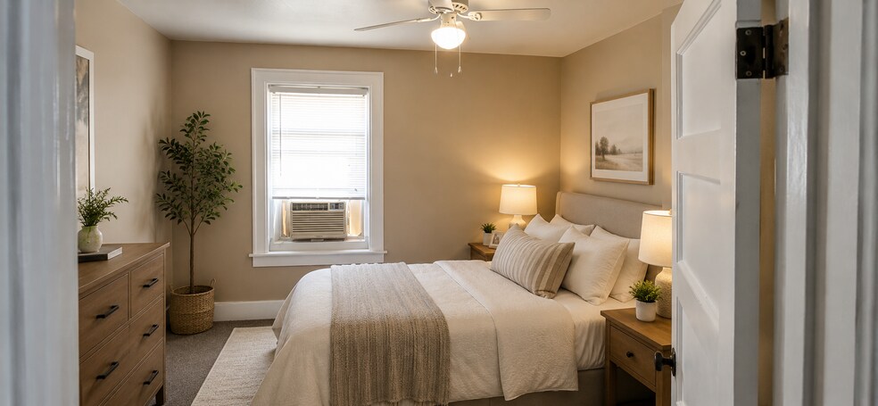 Bedroom - 1112 E 6th St