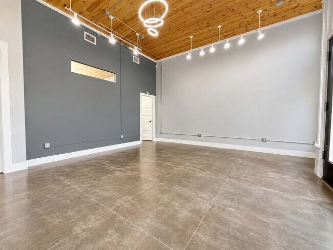 Building Photo - 129-133 S Fulton St