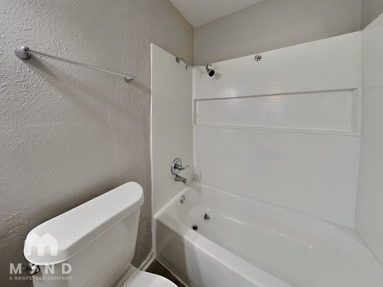 Building Photo - 4220 Caldwell Ave