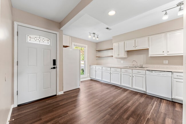 Building Photo - 503 Nebraska Cir