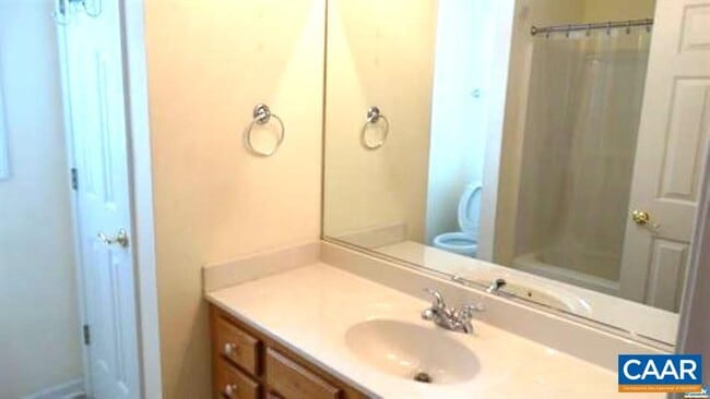 Building Photo - 140 Burnet St