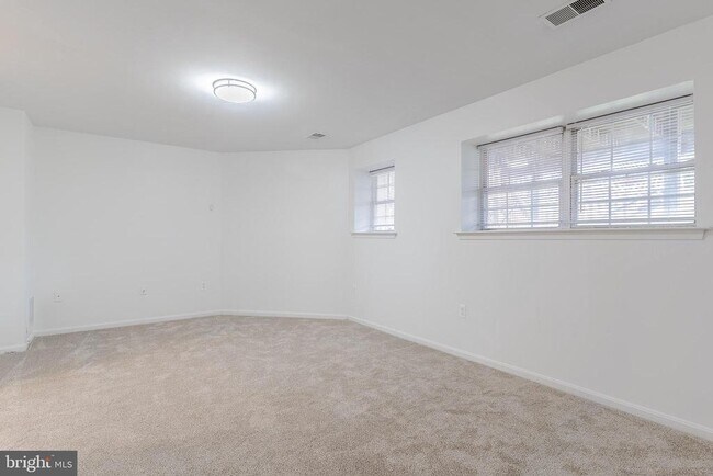 Building Photo - 3290 Gina Pl