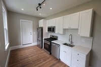Building Photo - 497 Warren St