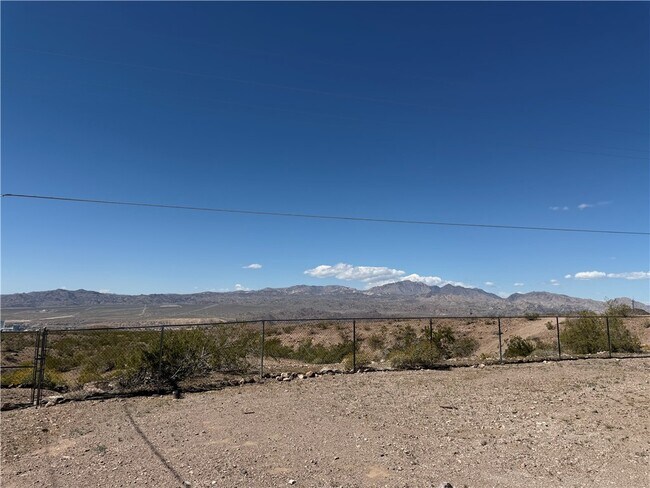 Building Photo - 883 Los Flores St