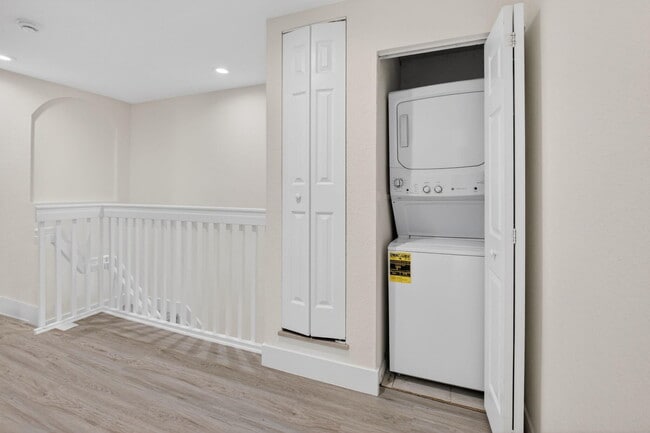 Building Photo - 4801 N Wickham Cir