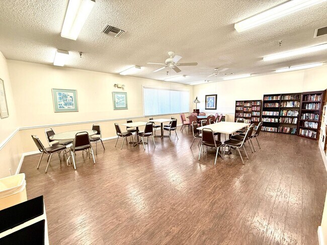 Building Photo - 3162 Via Poinciana