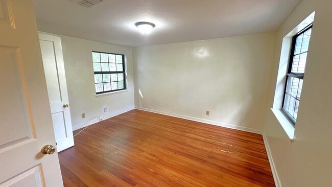 Building Photo - 1606 Green St