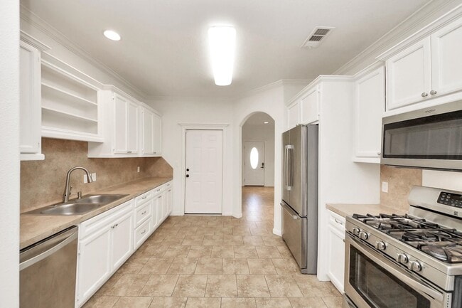 Building Photo - 228 Greenleaf St