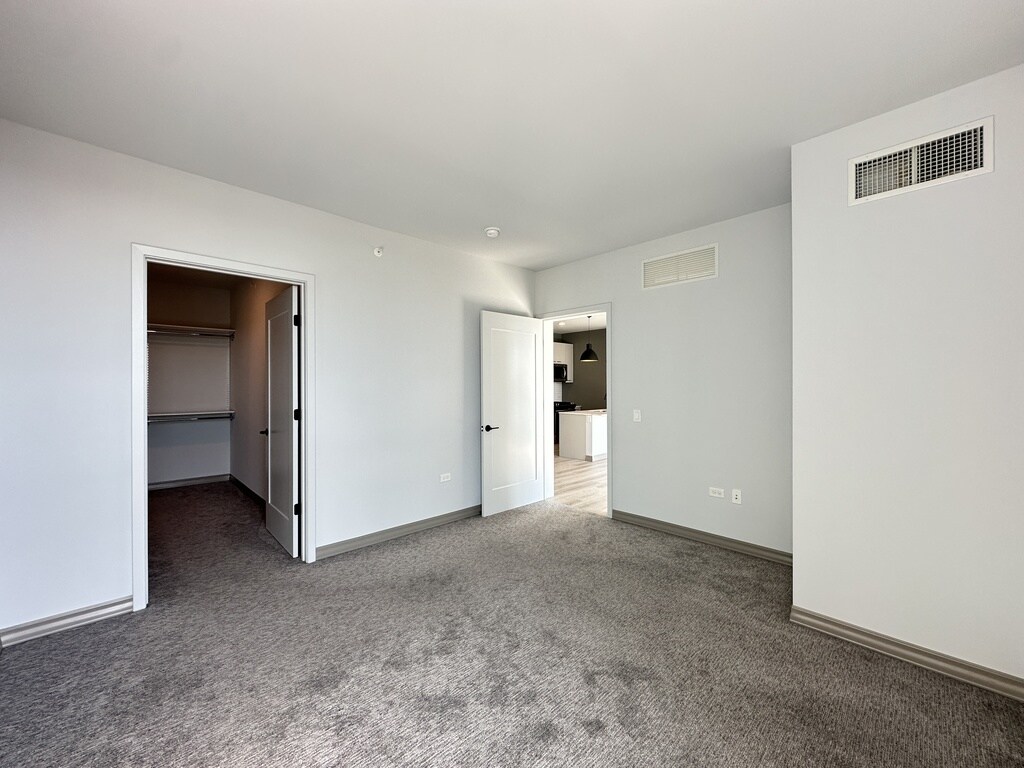 Building Photo - 2155 N Elston Ave