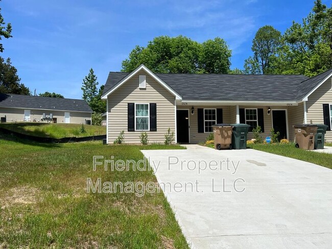 Building Photo - 1202 W Meadowview Rd