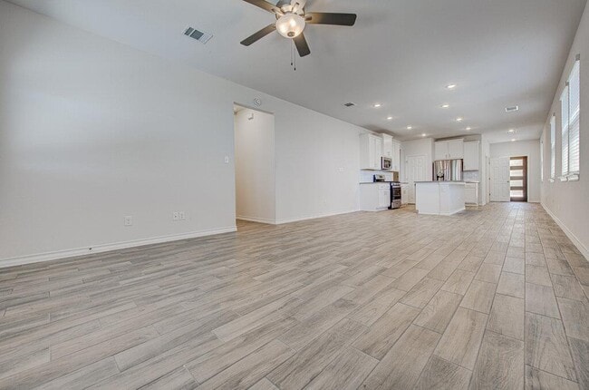 Building Photo - 196 Pepperbark Loop