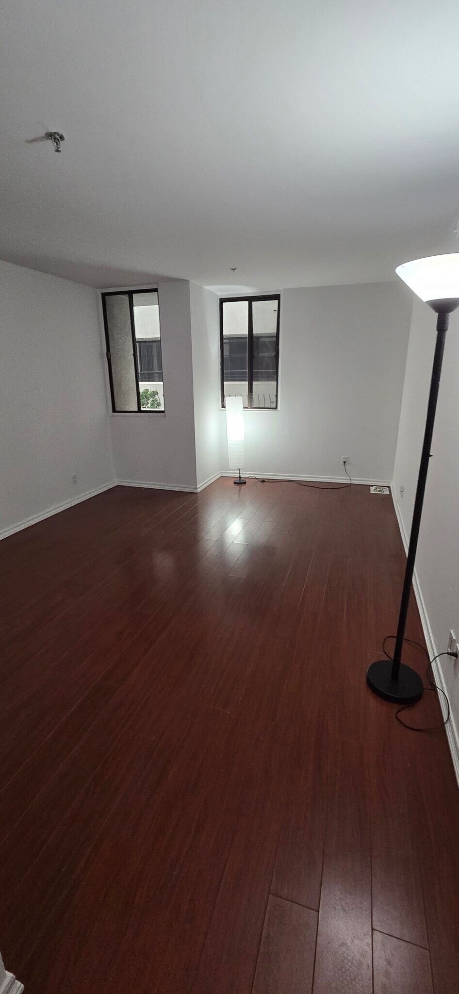 Building Photo - 10660 Wilshire Blvd