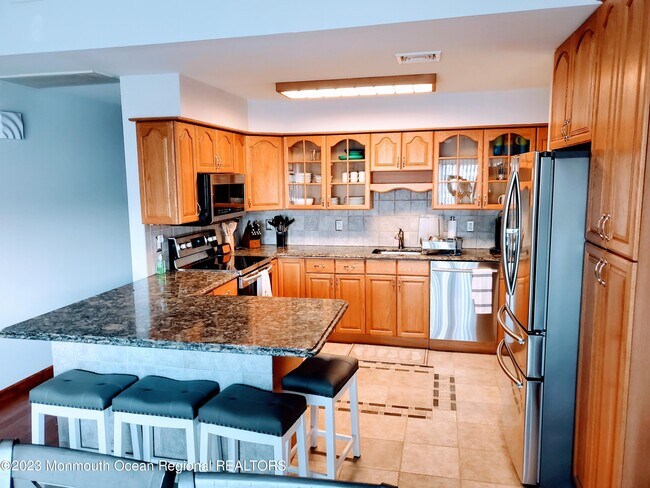 Building Photo - 60 E Pampano Dr