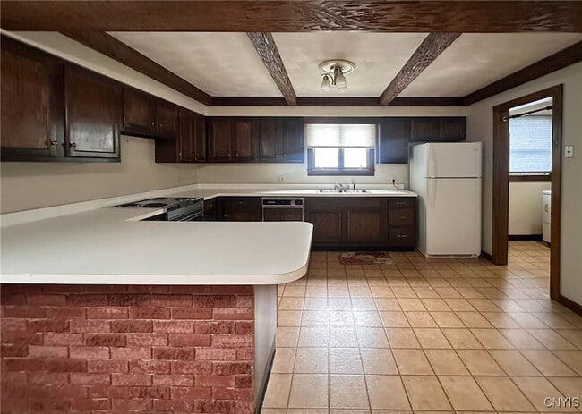 Building Photo - 821 Floyd Ave