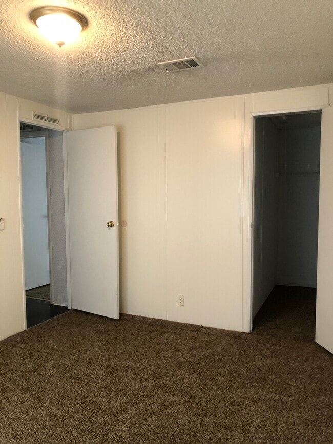 Building Photo - 6213 FL-47