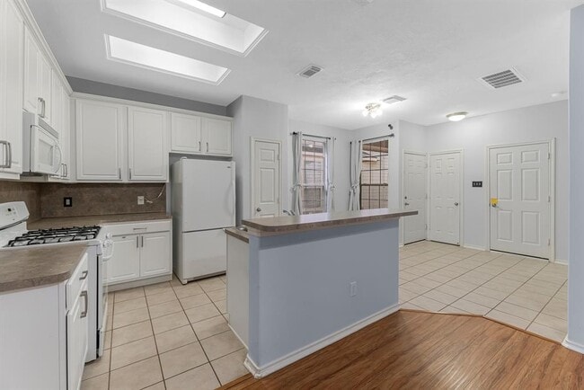 Building Photo - 12407 Salama Falls