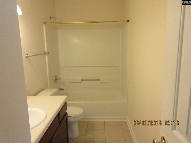Building Photo - 208 Sterling Cross Dr