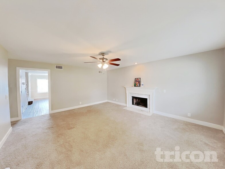 Building Photo - 947 Lavergne Ln