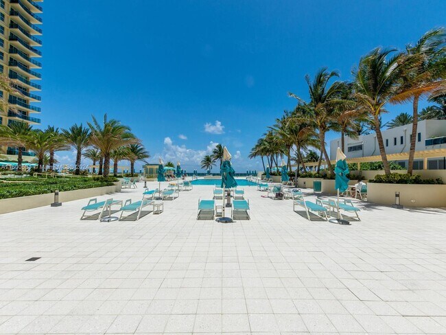 Building Photo - 2501 S Ocean Dr