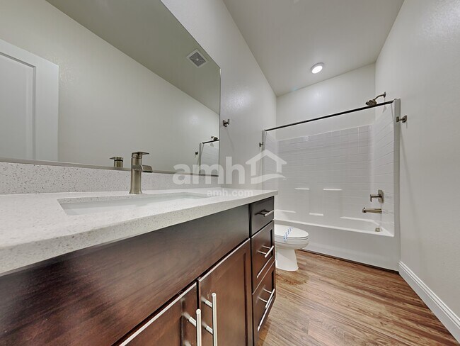 Building Photo - 724 Terrain Star Ave